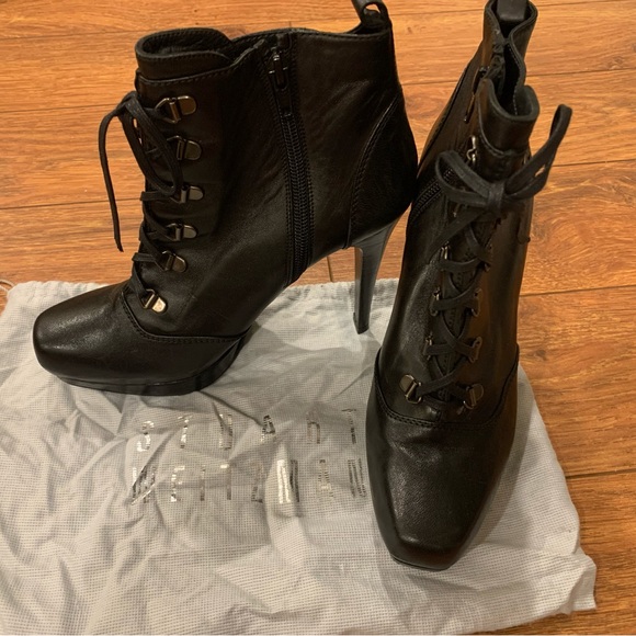 TKO boots by Stuart Weitzman size 6 1/2 - Picture 2 of 3